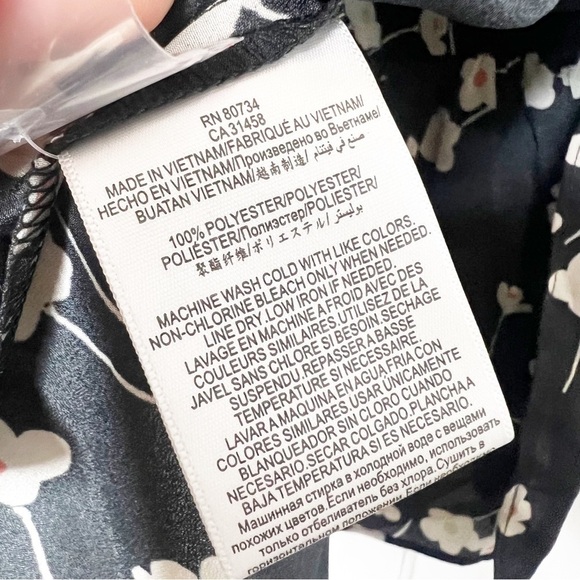 NEW with tags BCBGeneration Floral long sleeve blouse - Picture 3 of 4